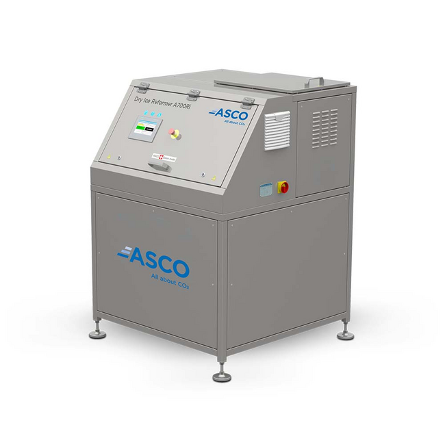 Dry ice blasting machine in use